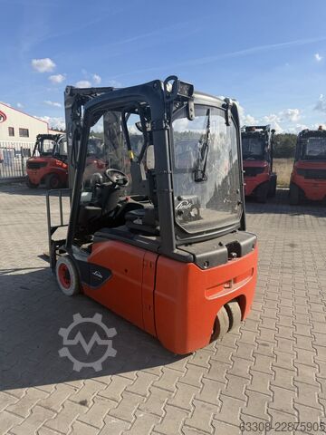 Elektrisk trehjulsgaffeltruck Linde E16L-02