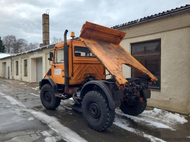 Kommersiella fordon - tippbil Mercedes-Benz Unimog 418/10