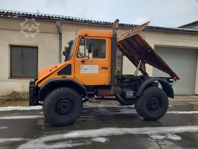 Kommersiella fordon - tippbil Mercedes-Benz Unimog 418/10