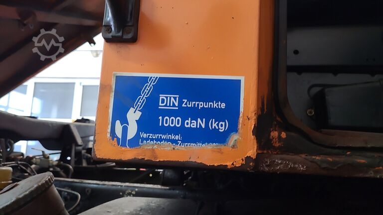 Kommersiella fordon - tippbil Mercedes-Benz Unimog 418/10