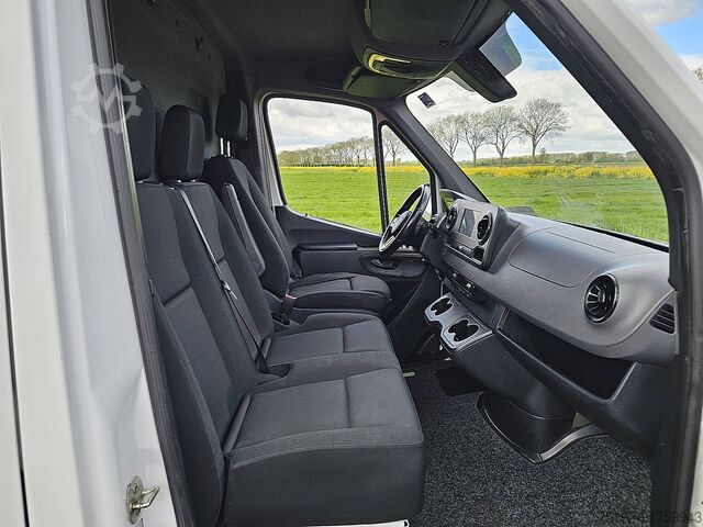 Korkeakattoinen farmari MERCEDES-BENZ SPRINTER 315 L3H2 Maxi Automaat!