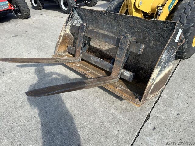 Rakodógép CAT 906 (9145)