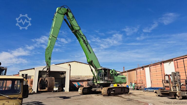 Efnisumsjón Sennebogen 850R with hydraulic rotating grapple