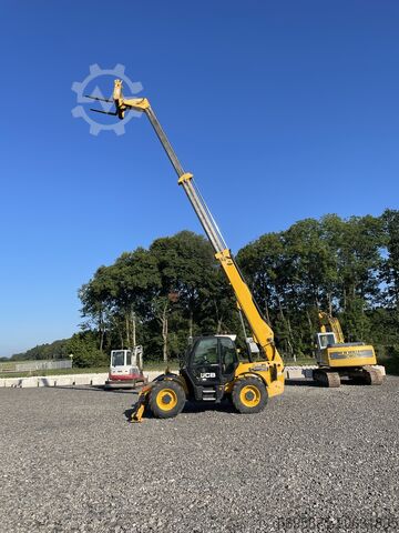 Телескопичен товарач JCB 535-125 HI-VIZ