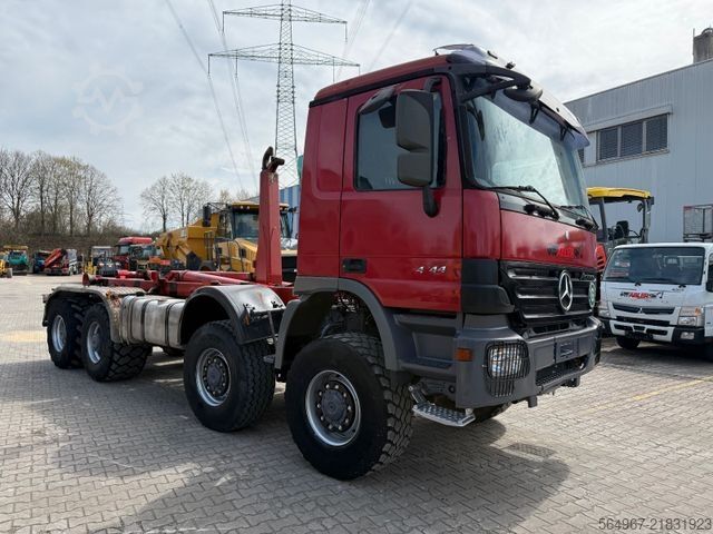 Контейнеровоз з гачком (рол-офф) MERCEDES-BENZ 4144 Actros MP2 Abrollkipper 8x8 Singlebereifung