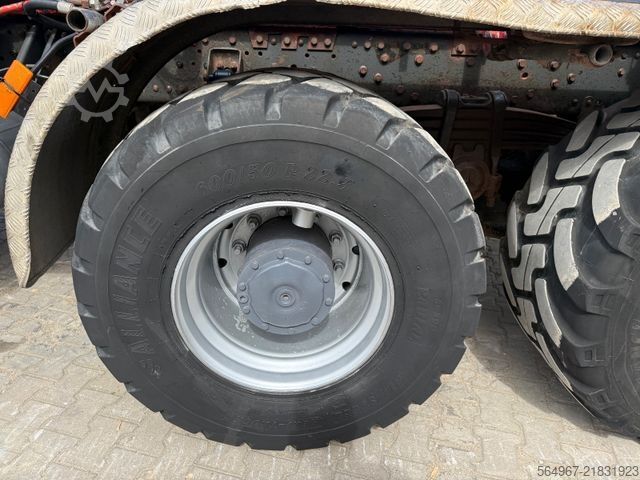 Контейнеровоз з гачком (рол-офф) MERCEDES-BENZ 4144 Actros MP2 Abrollkipper 8x8 Singlebereifung