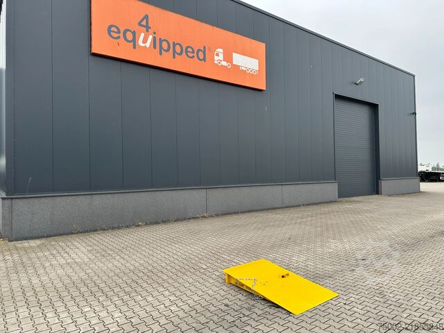 Konteineris Onbekend ramp 1m wide / 2,500kg
