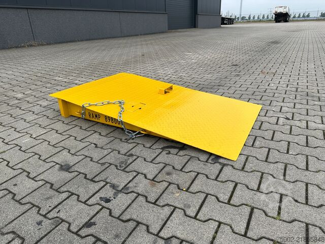 Konteineris Onbekend ramp 1m wide / 2,500kg