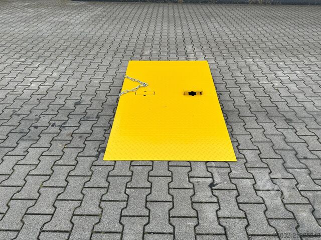 Konteineris Onbekend ramp 1m wide / 2,500kg