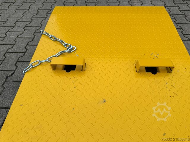 Konteineris Onbekend ramp 1m wide / 2,500kg