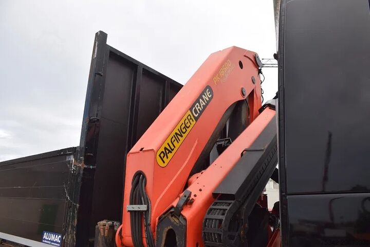 Crane truck Volvo FM 330