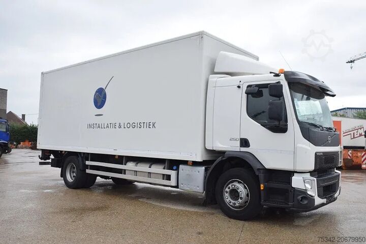 Matkalaukku Volvo FE 250