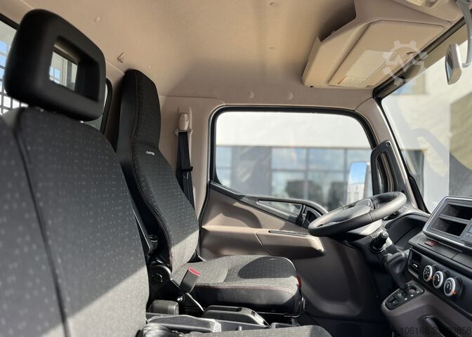 Transporter with flatbed Fuso e Canter 4C15 Pritsche
