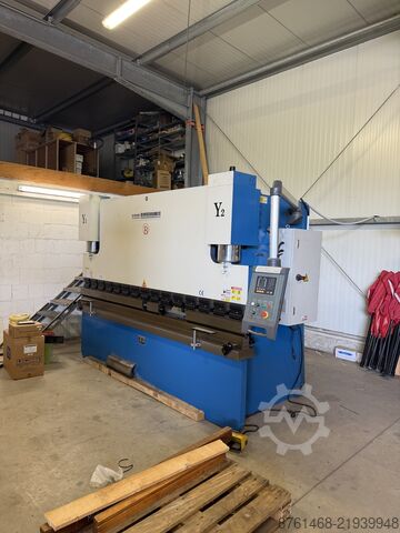 Prensa plegadora BORUI CNC 200 / 3200