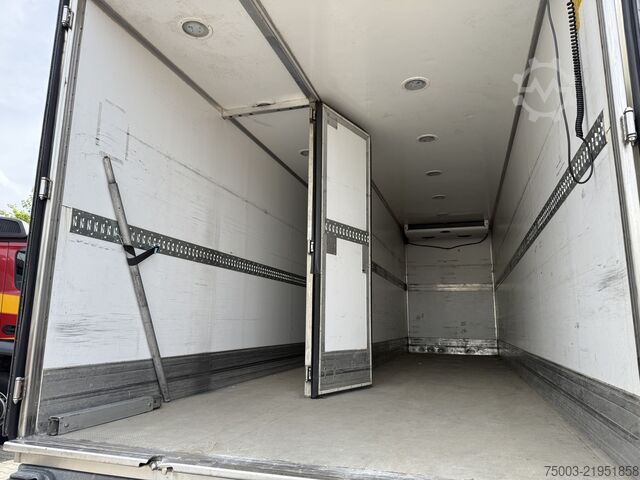 Caminhão frigorífico Volvo FL250.18 Carrier Supra 850Mt
