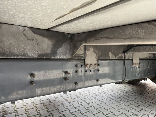 Crane yang terpasang pada truk Scania P410 4X2 Palfinger PK 13001