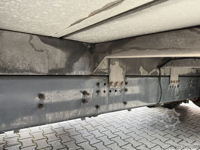 Truk flatbed Scania P410 4X2 Palfinger PK 13001