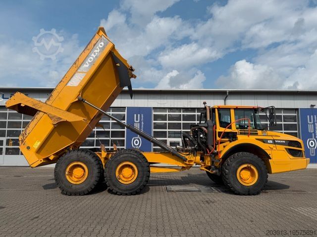 Autocarro ribaltabile VOLVO A25G Dumper 9.722 h Baujahr 2021