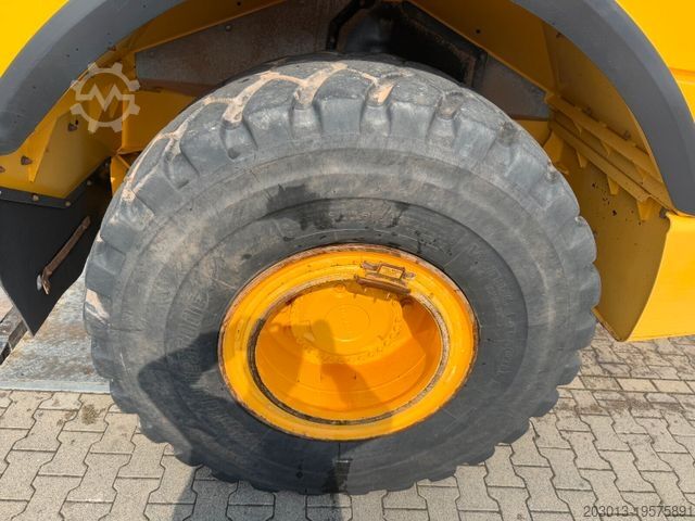 Autocarro ribaltabile VOLVO A25G Dumper 9.722 h Baujahr 2021