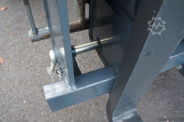 Meža transportlīdzeklis SAMASZ Palettengabel mit Holzhalter