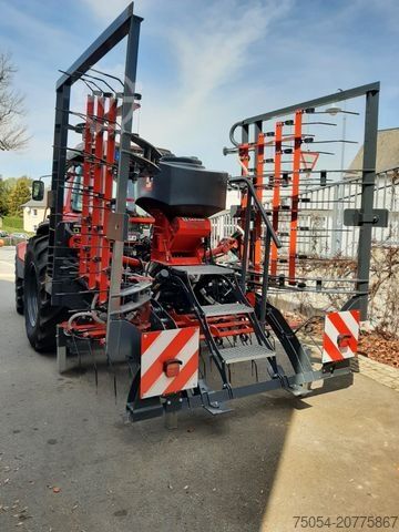 Lauka kultivators  Grünlandstriegel mit Drillstar