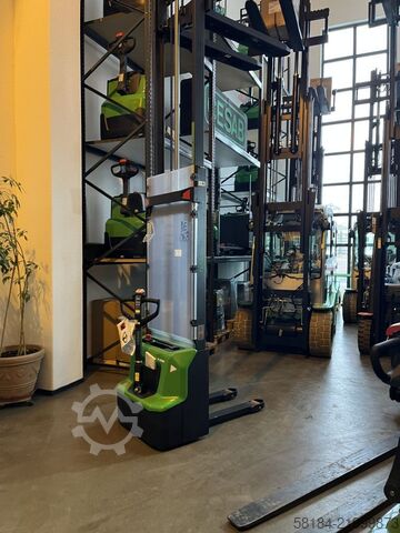 High Lift stacker Cesab S010i