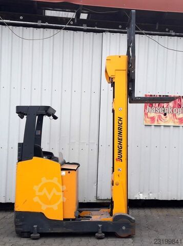 Rinktuvinis krautuvas Jungheinrich ETM 325