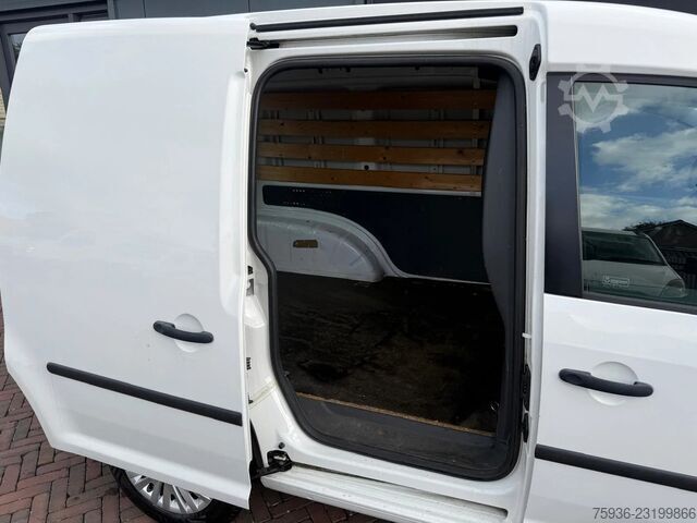 Volkswagen Caddy 1.6 TDI L1 Airconditioning Cruisecontrol Dealeronderhouden Half leder VW Caddy 1.6 TDI L1 Clima Cruise Dealer Onderhoude...