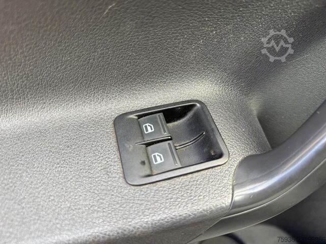 Volkswagen Caddy 1.6 TDI L1 Airconditioning Cruisecontrol Dealeronderhouden Half leder VW Caddy 1.6 TDI L1 Clima Cruise Dealer Onderhoude...