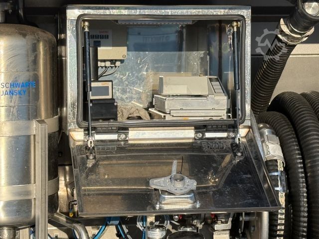 टैंकर सेमी-ट्रेलर KÄSSBOHRER AD-BLUE 28 cbm,Bartec Messanlage,Vogelsang Pumpe