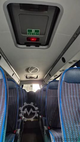 รถมินิบัส IVECO 2x Daily 70 Lagerfahrzrug Ferqui Sunrise 2,5 m B