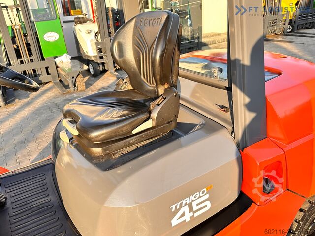 възможен мотокар Toyota 42-4FD40 / DIESEL / 4500KG / DUPLEX / FO