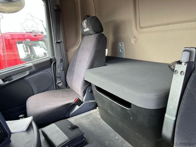 平床トラック（シート付き） SCANIA G 410 6x2 Pritsche Heckkran Palfinger PK 27002