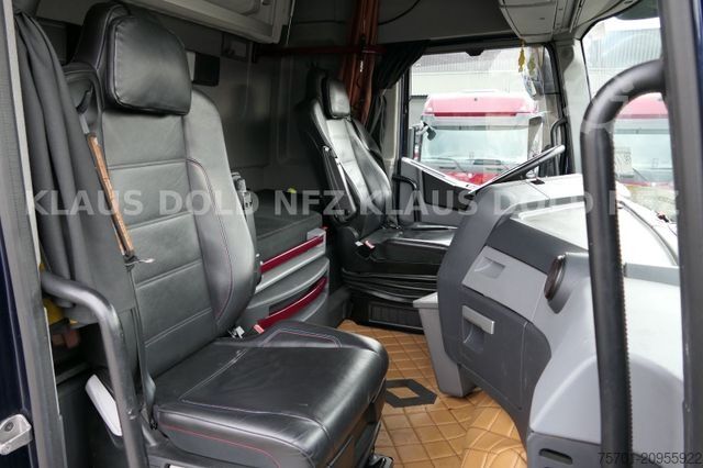 Standardni tegljač RENAULT T 520 Retarder 2-XL-Tank Standklima Sondermodell