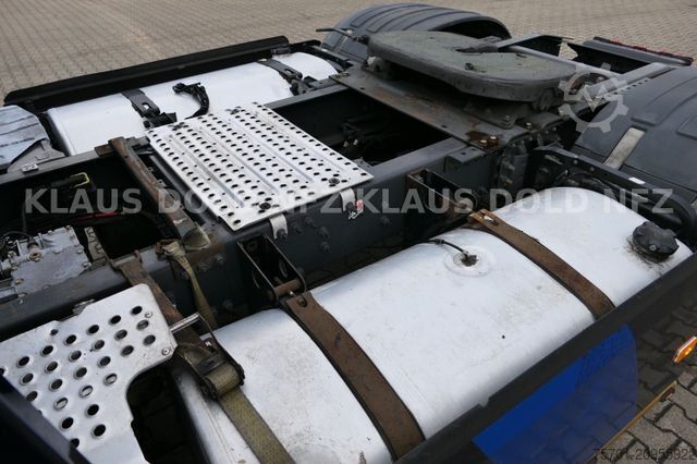 Standardni tegljač RENAULT T 520 Retarder 2-XL-Tank Standklima Sondermodell