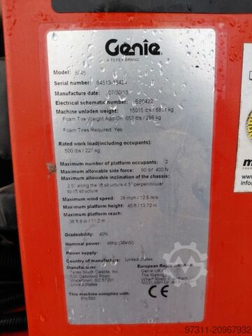 Teleskopická pracovní plošina Genie S-45