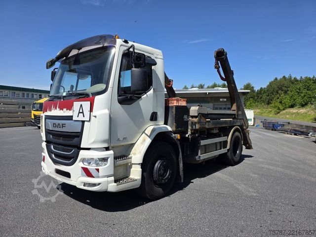Prekucnik tovornjak DAF LF 320 Absetzer, telesk. Arme + Prtazen