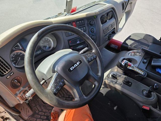 Prekucnik tovornjak DAF LF 320 Absetzer, telesk. Arme + Prtazen