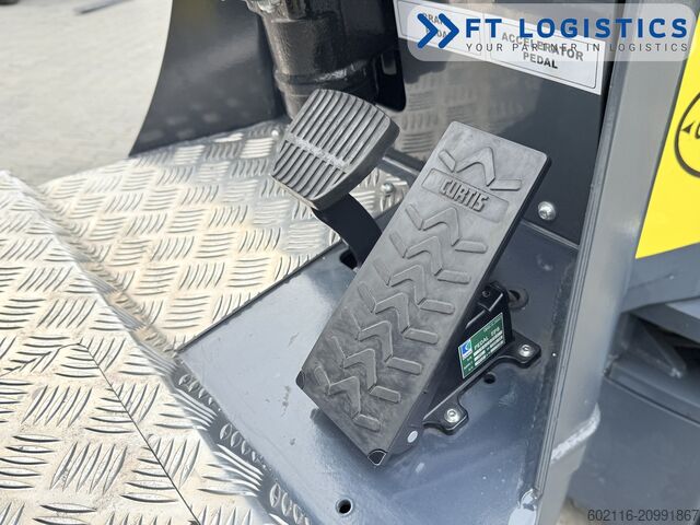 संकरी गली में चलने वाला फोर्कलिफ्ट Combilift AISLE MASTER 15E TRIPLEX 5250 FREE-LIFT