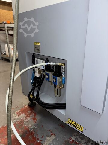 Fräsmaskin XYZ Machine Tools 2 OPP