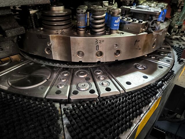 Револьверний штампувальний верстат AMADA EMZ-3610 NTZ + LKI MP SheetCat 3015