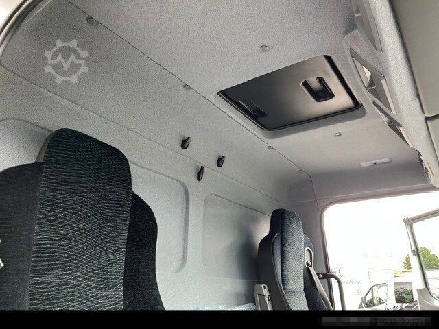 Customized van MERCEDES-BENZ Atego 823 L Koffer 7,30m* LBW 1to*Klima*Alu*TOP