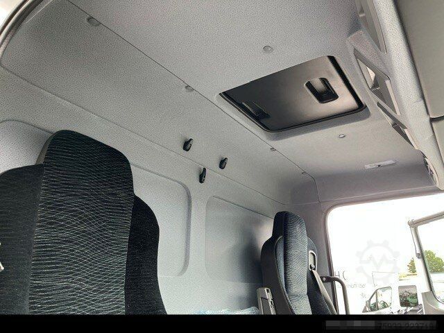 Sasis van MERCEDES-BENZ Atego 823 L Koffer 7,30m* LBW 1to*Klima*Alu*TOP
