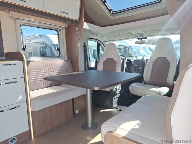 Pusiau integruotas kemperis BÜRSTNER Lyseo TD Harmony Line 727 G Hubstützen*Luftfeder
