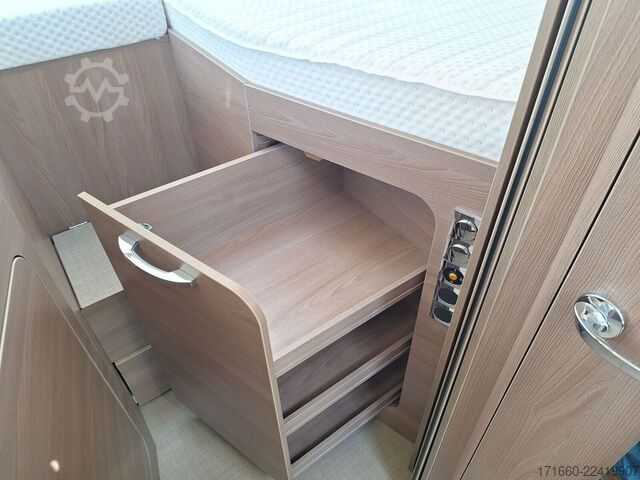 Pusiau integruotas kemperis BÜRSTNER Lyseo TD Harmony Line 727 G Hubstützen*Luftfeder