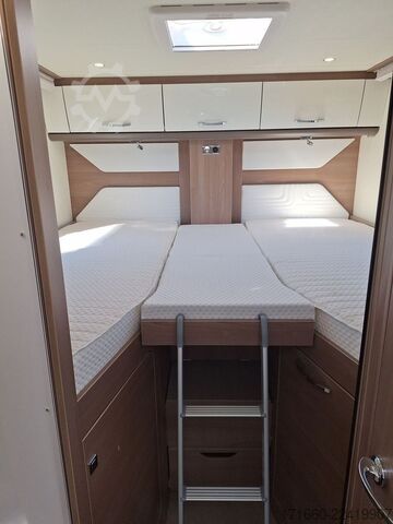 Pusiau integruotas kemperis BÜRSTNER Lyseo TD Harmony Line 727 G Hubstützen*Luftfeder