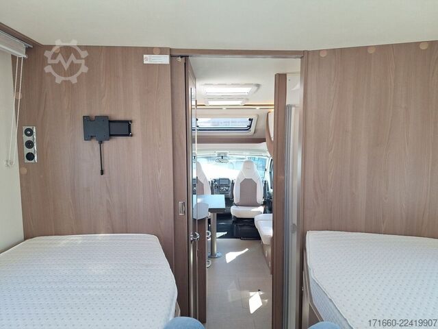 Pusiau integruotas kemperis BÜRSTNER Lyseo TD Harmony Line 727 G Hubstützen*Luftfeder