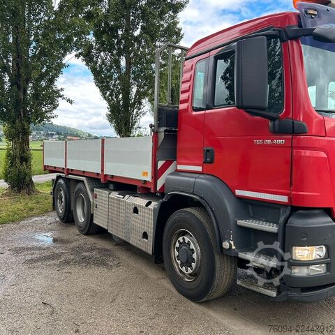 Tresidig tipplastbil MAN TGS 28.480 6x4-4 ALLRAD KRAN 19m SEILWINDE Wechs