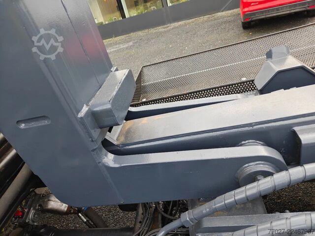 Sistem lengan pengait MAN TGX 26.400 Container Hyvalift Crane HIAB 144