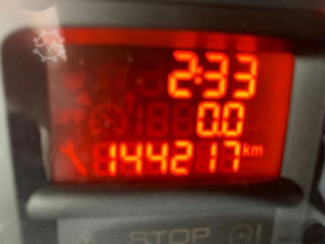 Kompaktni kombi Peugeot Partner  3 posti   Km: 144.200